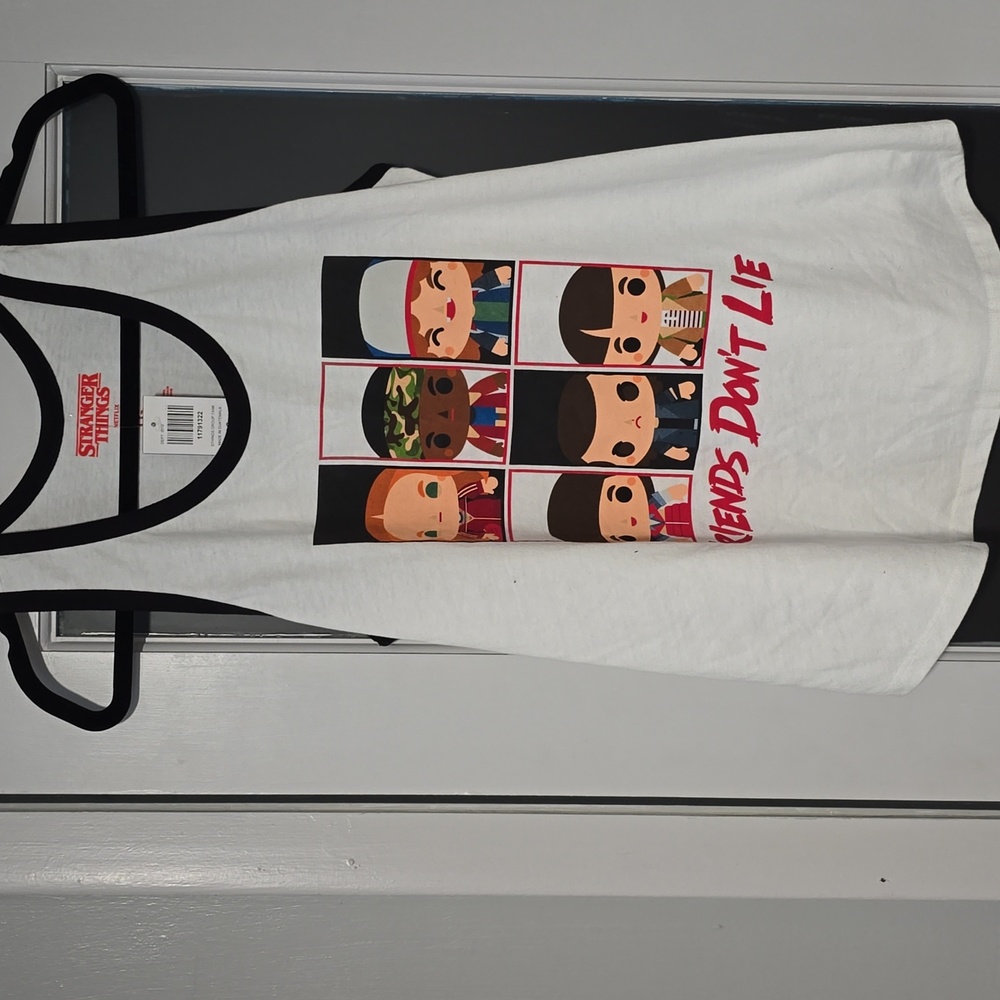 STRANGER THINGS NETFLIX STRANGER THINGS TANK